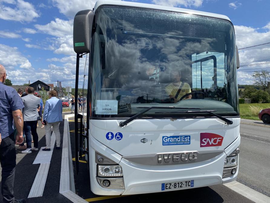 A bord du bus TER a Mon Idee entre Charleville Mezieres et Hirson